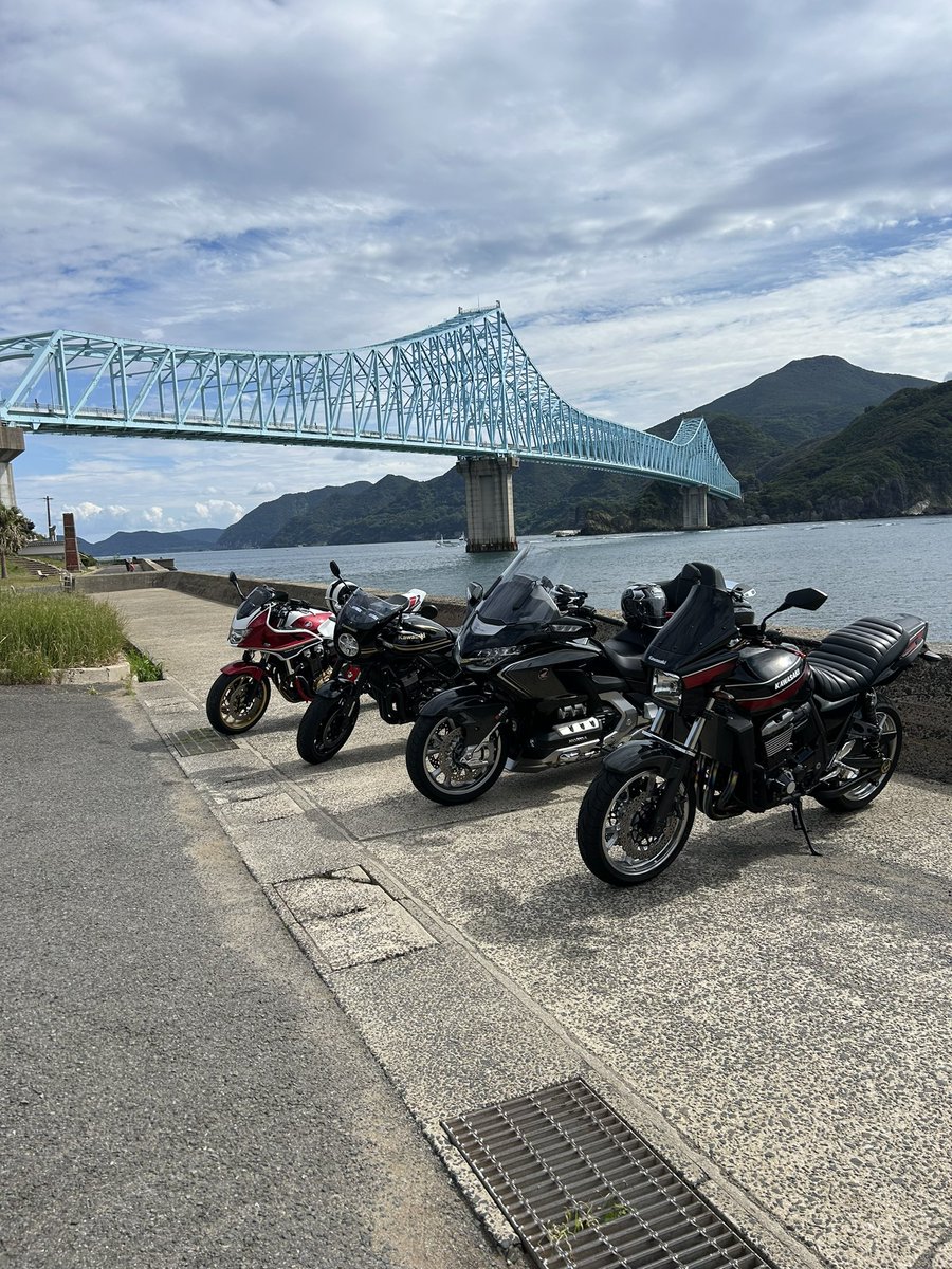 kaita1121's tweet photo. 平戸ツーリング
#z900rs
#zrx1200
#cb1300
#goldwing https://t.co/mZWmd2lYiP