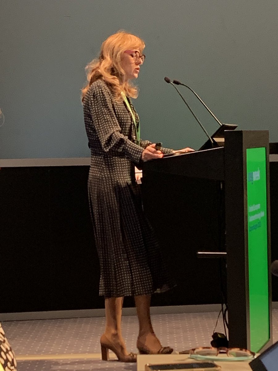 joostphdrenth's tweet photo. 🕹️ Rare Liver Diseases @ERN_RARE_LIVER 
🎙️ focus on Wilson, A1AT deficiency &amp; ABCB4 mutation 
Tamara Milovanocic gives an superb lecture 
🎬Live from #uegweek 2️⃣0️⃣2️⃣3️⃣ @my_ueg @uegjournal https://t.co/6EgsAgZnsr
