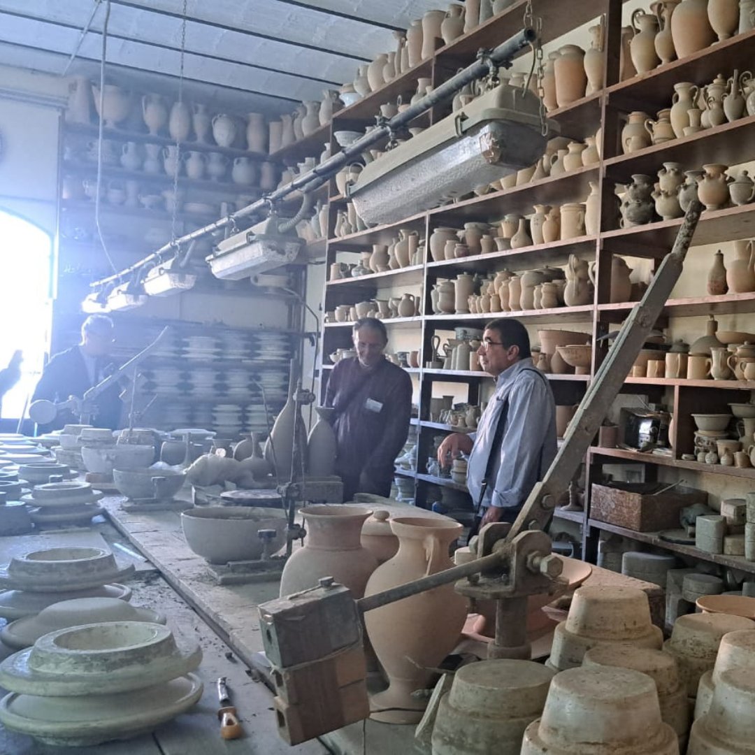 Acompañamos a nuestros colaboradores en el Proyecto Erasmus+ ArtTino, que reúne a artesanos y promotores de formación profesional para buscar la forma de implementar itinerarios de formación atractivos en este campo.

#erasmusproject #erasmusplus #perugia  #fajalauza #granada