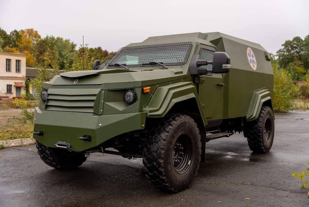 UACommand's tweet photo. #Ukraine/#Russia: The first of 13 ordered armored medical vehicles based on Gurkha (4x4) armored car manufactured by the #Canadian 🇨🇦 company Terradyne Armored Vehicles have arrived in Ukraine. #Kiev #Ukraine #UkraineRussiaWar #USA #UkraineRussiaWar️ https://t.co/RVvm1njWUa