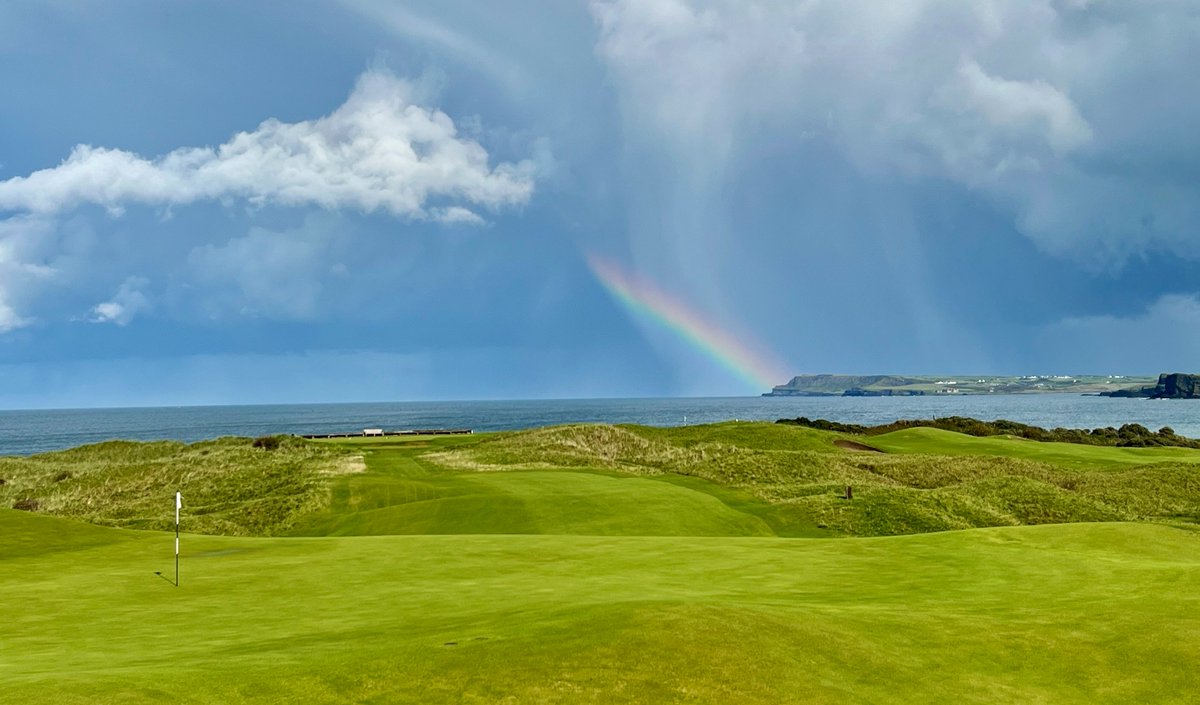 Wonderful @RoyalPortrush is one of the world's great golf destinations - here are the 10 things that set it apart READ: thewanderinggolfers.com/royal-portrush…