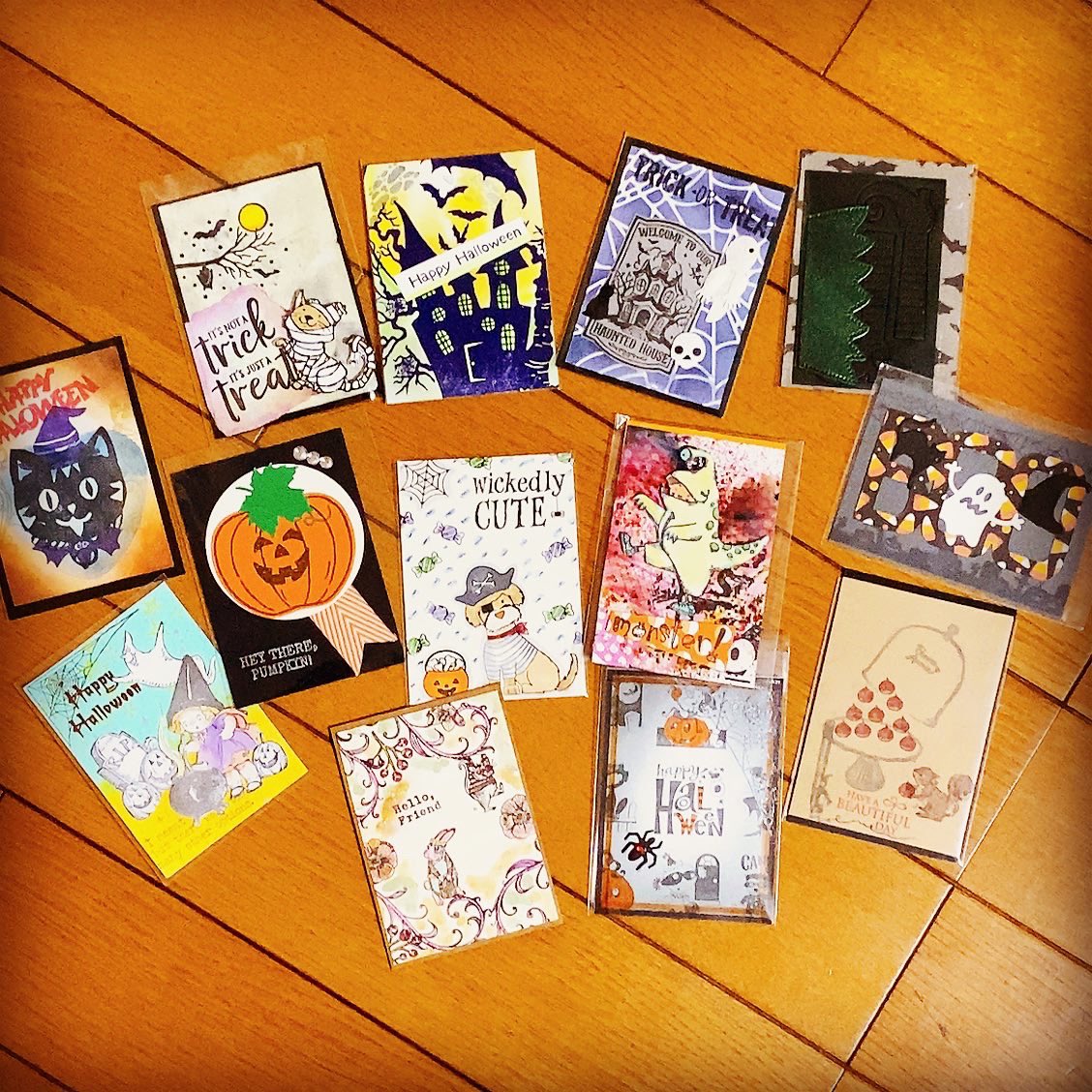 alivehiyoko's tweet photo. 交換していただいた #ATC。
こんなにたくさん交換できたの久しぶりな気がします。楽しかったー!
交換してくださったみなさま、ありがとうございました😊🧡
(右は私が作ったやつ)
#KAKOTOKO
#TOKYOスタンプフェスタ
#TOKYOスタンプフェスタ2023
#Z04
#TOKYOハンドメイド祭
#スタンプ https://t.co/5NZusTCDYi