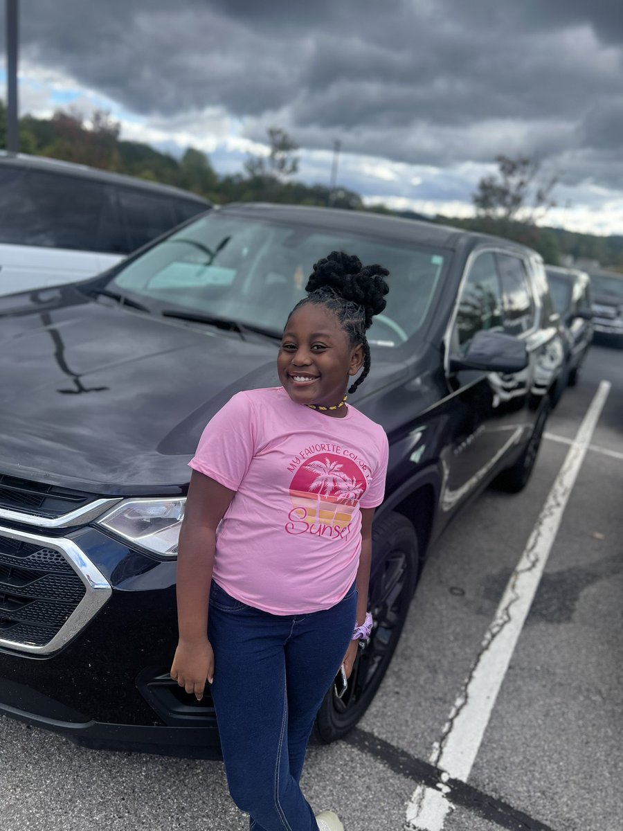 a_LITTLE_fancy's tweet image. My big girl’s loc bun is GIVING! My girl ate em uppppp! 🥰 #locstyles #locbun #petalbun #kidswithlocs #lockids