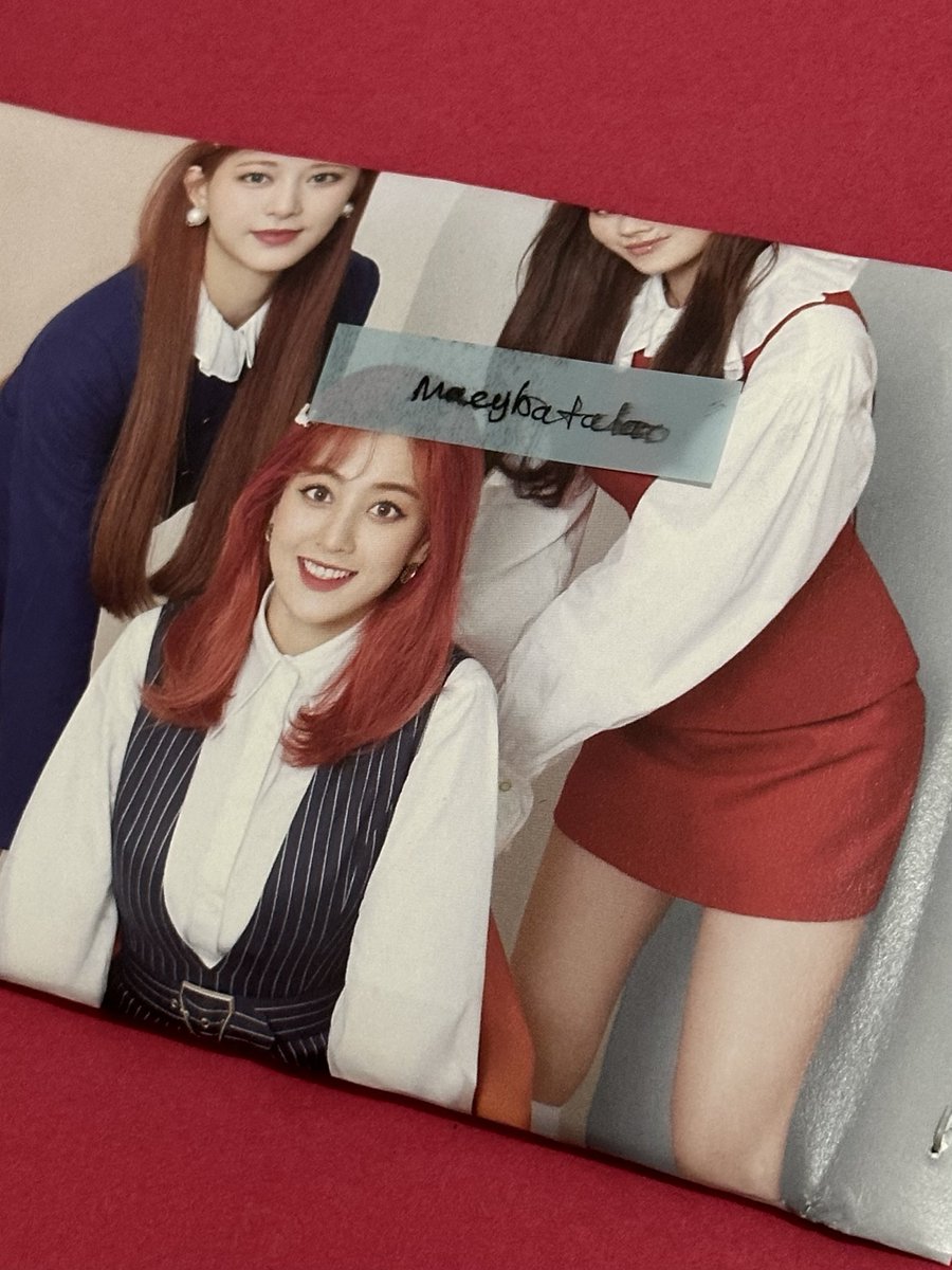 mizzytozaki's tweet photo. yay! won my first zyo album pc from a ga!🥳 thank you sm @dnsxrll_ !!!🧡
#den_proofss | @den_carts https://t.co/DsquU5A7jN
