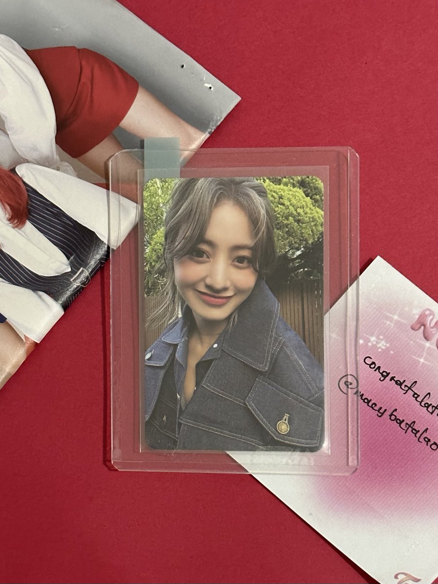 mizzytozaki's tweet photo. yay! won my first zyo album pc from a ga!🥳 thank you sm @dnsxrll_ !!!🧡
#den_proofss | @den_carts https://t.co/DsquU5A7jN