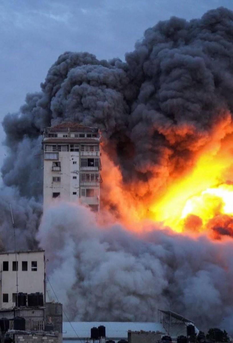 JeSuisCharlie9's tweet photo. Dear Muslims! 
Stop ! Think ! 
Reflect on what leaderships in #Islamic States have done for its own peoples
What has #Hamas done for #Gaza?
Mullahs for #Iran ?
ISIS for #Iraq ?
Taliban for #Afghanistan?
Assad for #Syria?
Junta for #Pakistan 
List is long.
When will you WAKE UP ? https://t.co/YlxVDhiZek
