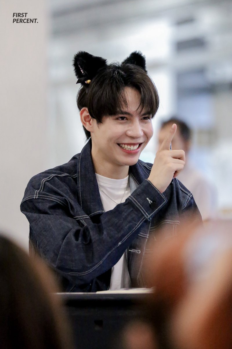 FIRSTPERCENT's tweet image. 𝟭𝟲𝟭𝟬𝟮𝟯 |  ขู่แล้ว!! ขู่แล้ว!! 😾

@Firstkpp 

#Firstkp
#Firstkanaphan
#FirstKhaotungxBookExpo2023