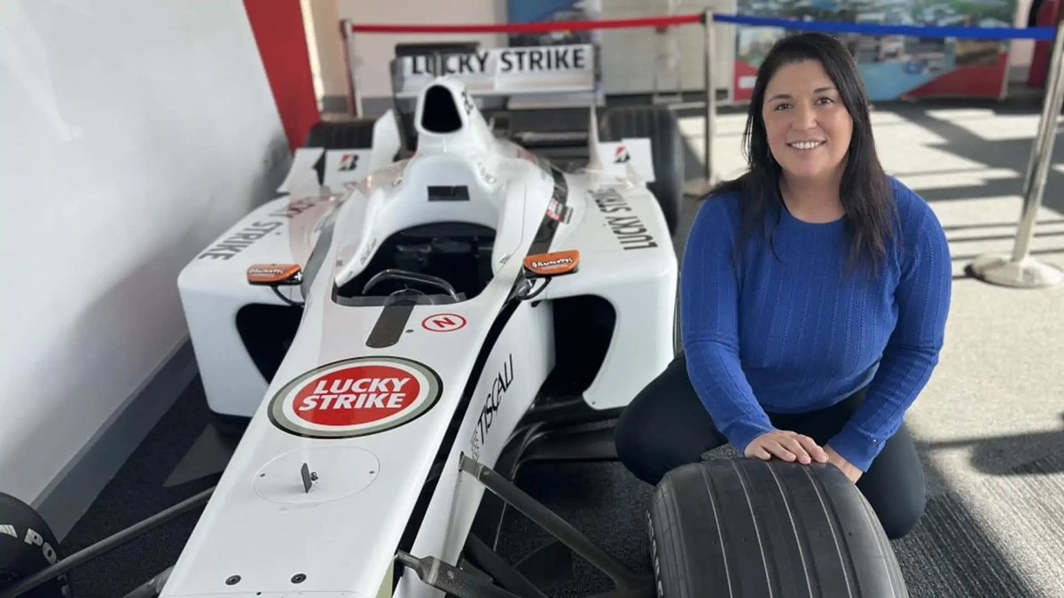 Jésica Salvini: "Cuanto más diverso es un equipo, más innovadoras son las soluciones"

La Ingeniera de Pista argentina que fue becada por la FIA. Entrevista en la Cranfield University.
ar.motor1.com/news/691326/je…