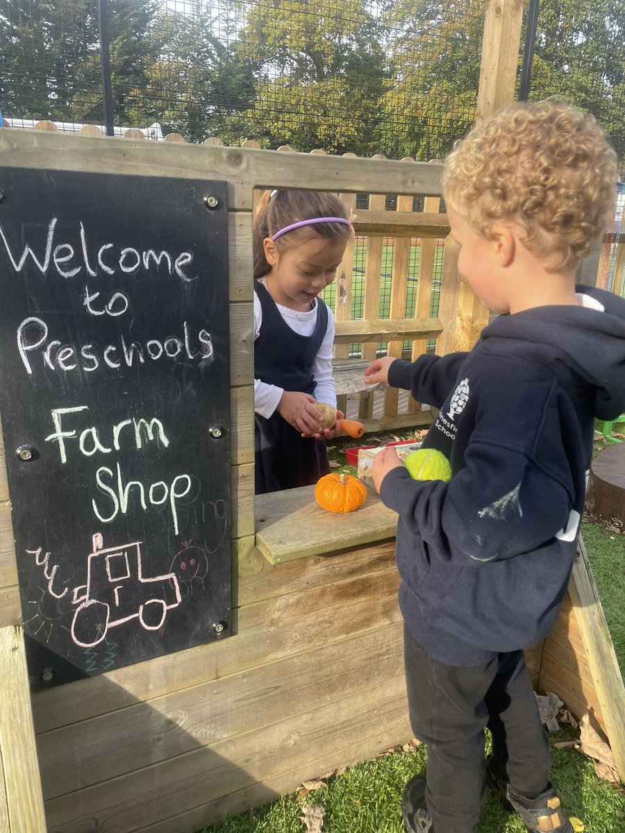 Welcome to Preschools Farm Shop 🥕🥦🎃we used numicon and and counters to pay @DanesfieldSchl