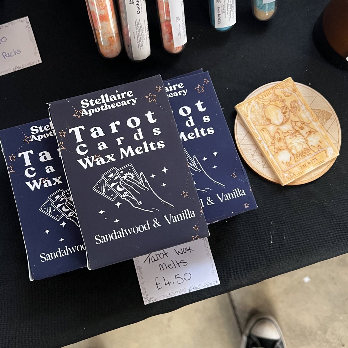 Tarot card wax melts have been restocked 

stellaireapothecary.co.uk/products/tarot…