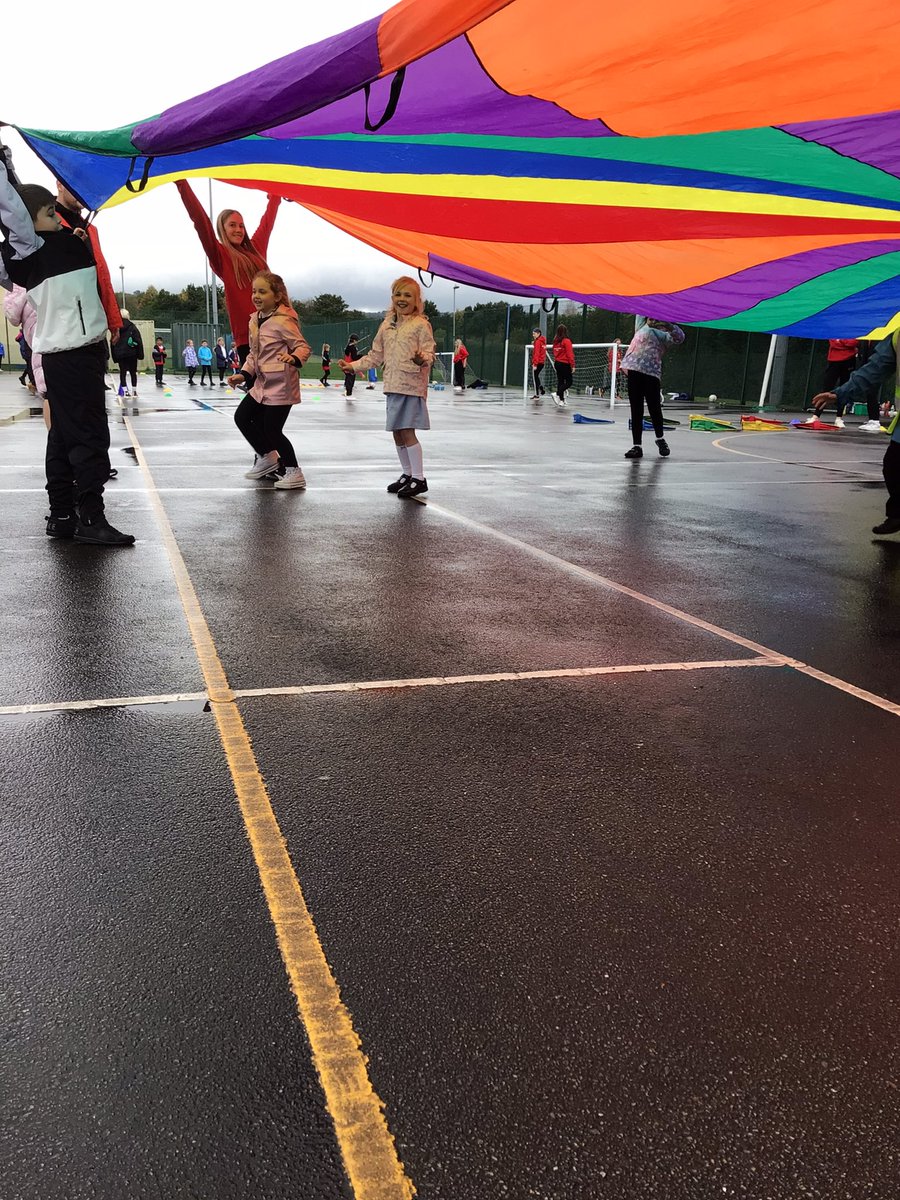 YRPinkClass's tweet image. What a fantastic day our new Beighton Bees had on Friday. They joined other council members from schools in the area for a fun day of sport and team building activities at Westfield School. Well done everyone!