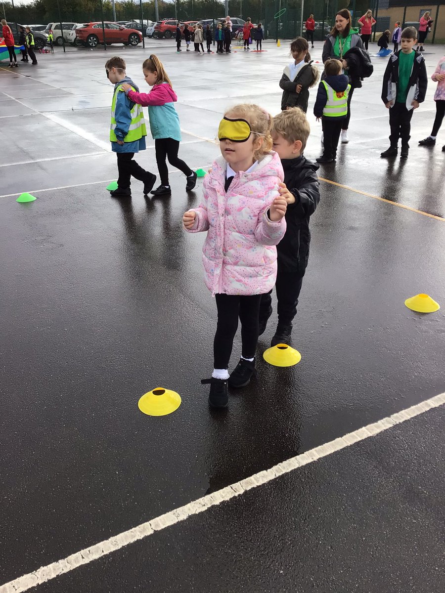 YRPinkClass's tweet image. What amazing team work from our Beighton Bees