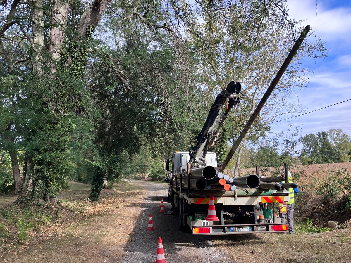 Marc Tanguy (@tanguymarc_or) on Twitter photo Dans le cadre de lâentretien de ses infrastructures @orangeoccitanie a lancĂ© un vaste chantier de remplacement de 600 poteaux dans lâ#aude. Ravi dâassister ce jour Ă une de ces opĂ©rations Ă <a href="/villedebram/">Ville de Bram (11)</a>.
<a href="/Flochjf/">Floc'h Jean-Francois</a>
<a href="/AlainRivoire/">Alain Rivoire</a>
@nbrochot Dans le cadre de lâentretien de ses infrastructures @orangeoccitanie a lancĂ© un vaste chantier de remplacement de 600 poteaux dans lâ#aude. Ravi dâassister ce jour Ă une de ces opĂ©rations Ă <a href="/villedebram/">Ville de Bram (11)</a>.
<a href="/Flochjf/">Floc'h Jean-Francois</a>
<a href="/AlainRivoire/">Alain Rivoire</a>
@nbrochot