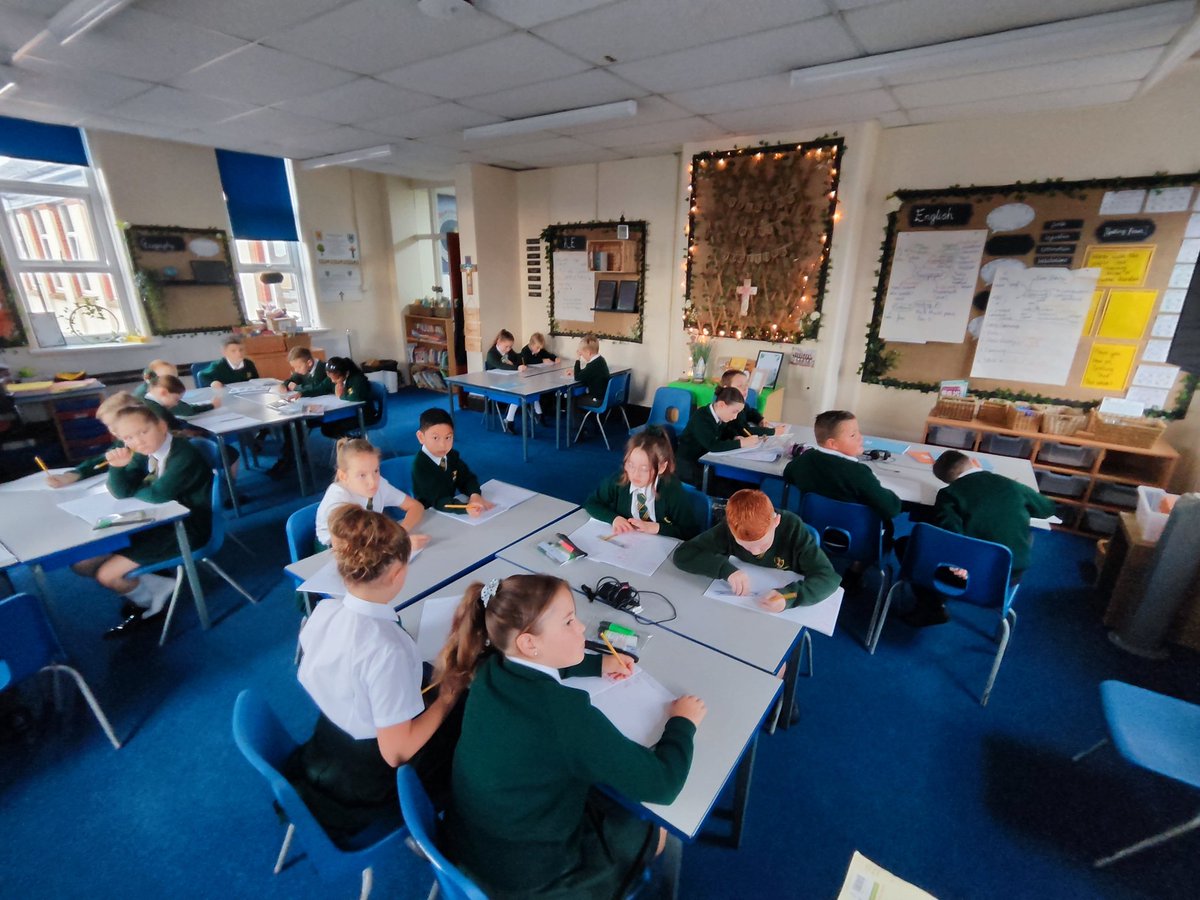 Y4SJV's tweet photo. 8.40am and Y4 are all settled focusing on subtraction before our assembly! Every second counts 😊 #SJVMaths https://t.co/LuqbQoL7Cb
