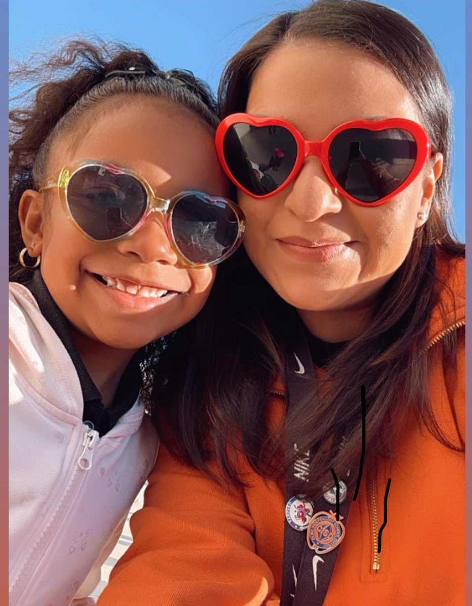 coachramirez23's tweet photo. Happy Monday! βΊοΈ Rocking our shades for our first spirit day for Homecoming/Anti-Bully Week! β€οΈπΎ #PAWsomePanthers are #ScorpionStrong #HorizonFeederPattern #RepTheH @DGarcia_CTW @RT_Horizon_HS https://t.co/xYEfx7VisU