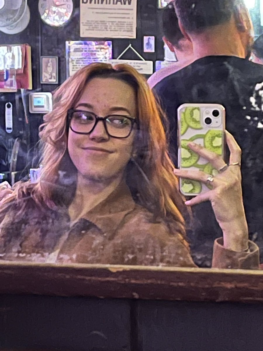 notkelley's tweet photo. two very different bars, two very excellent vibes https://t.co/A7xcnourdm