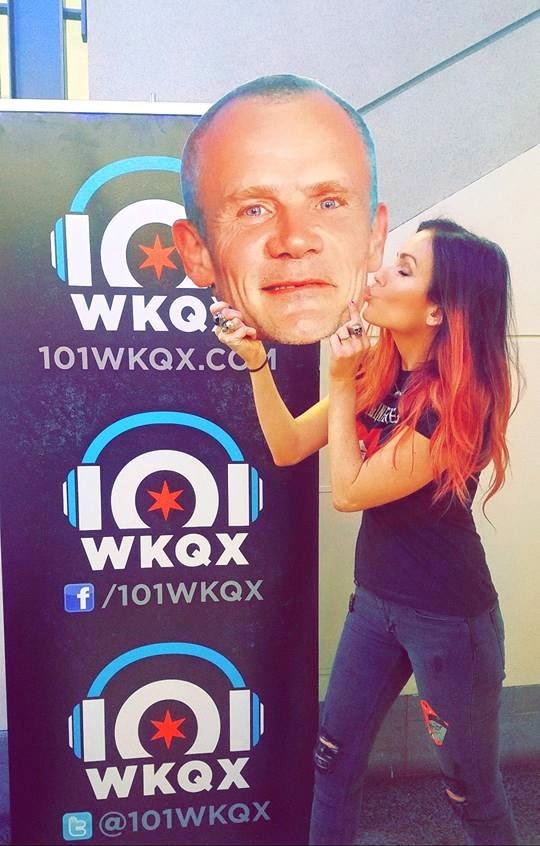 Q101Chicago's tweet image. Happy 61st birthday to not just the greatest bass player but also the greatest human on the planet, @flea333! Here's our chat from backstage at the United Center in 2017: bit.ly/3PV7ZgR &amp;lt;3 @laurenoneil 

#HappybirthdayFlea #Flea #RedHotChiliPeppers