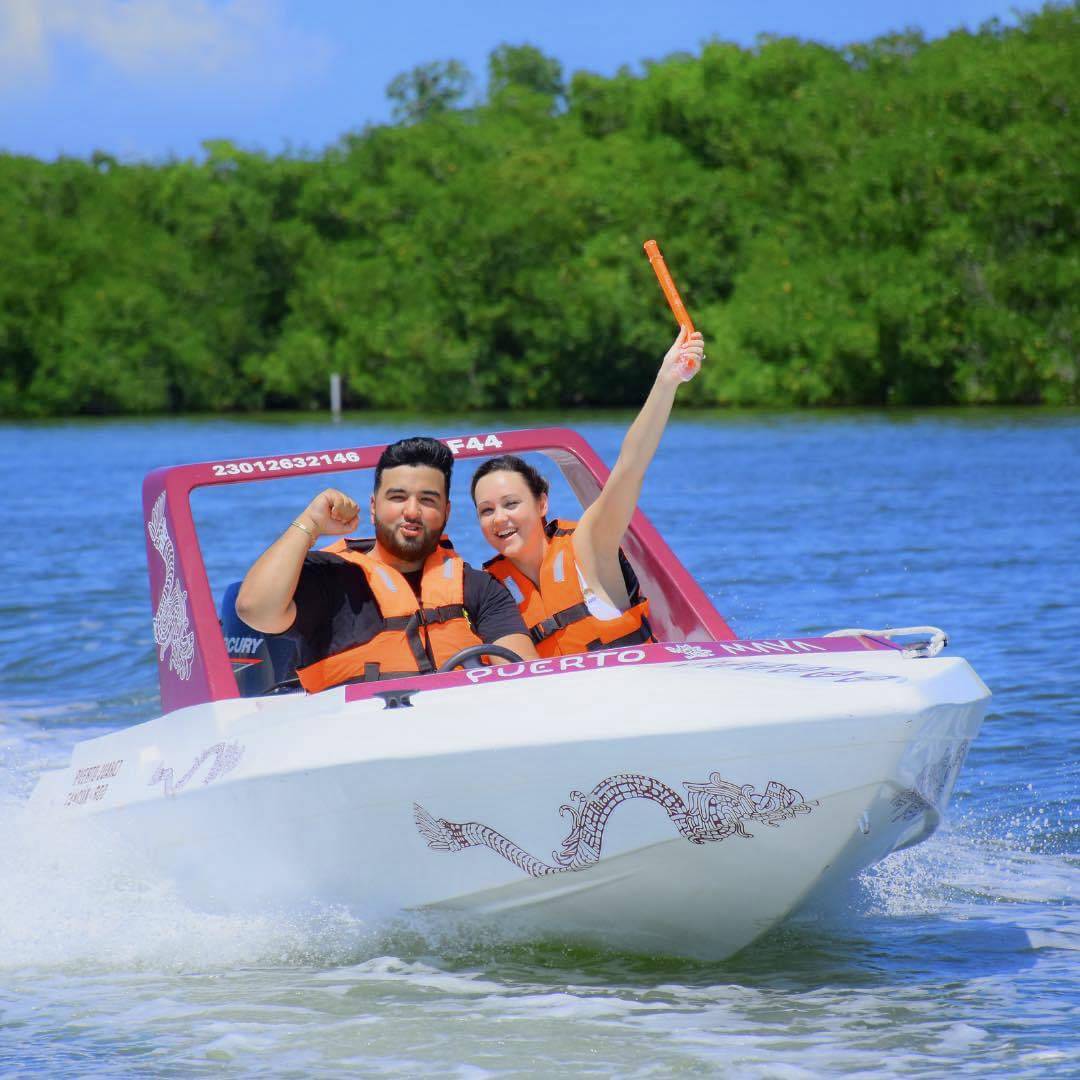 Feel the thrill of speed on a wild speedboat ride! 📷

Don't miss out on this adrenaline-pumping experience. Contact us for more information

#CaribbeanTravel #Snorkeling #SpeedBoat #Cancun