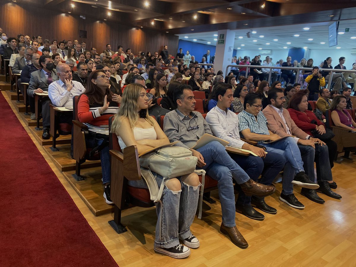 sems_udg's tweet photo. #AlMomento Damos inicio a la sesión extraordinaria del #CUEMS, donde se hará la eleccion de las y los consejeros representantes ante el H. Consejo General Universitario de la @udg_oficial, para el periodo 2023 - 2024. 🦁 

#SomosSEMS https://t.co/ie5D7rN5SP