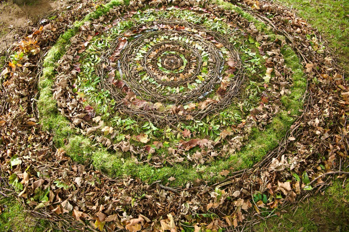DeltaGrangeLane's tweet photo. Look at this amazing natural art created by our children and @RFJamesUK today. Please take a look when you drop your child at school. https://t.co/thxdqq2vZP