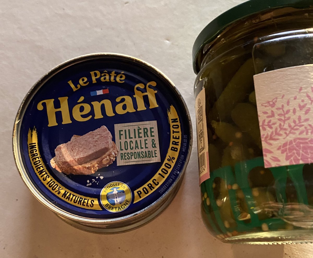 Rachel57901's tweet photo. Besoin de réconfort alors toujours le pâté @JeanHenaffSA miam https://t.co/q51LPtLEwK