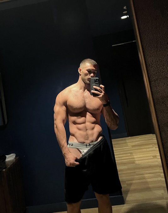 🔝 tier https://t.co/6qO8b9vRys