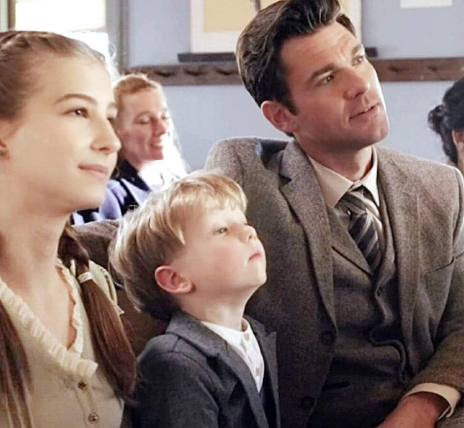 DebbieBlackma14's tweet photo. #Hearties who are upset about this scene should remember that Nathan and LJ have been very close since LJ was small. Bonding with each other so this isn't out of the blue #WCTH #WhenCallsTheHeart https://t.co/KAFpxmJqTf
