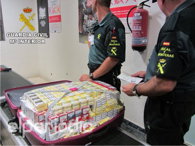 guardiacivil's tweet photo. Las unidades de vigilancia de Costas y Fronteras de la
@guardiacivil constituyen la primera línea de defensa frente al tráfico de drogas y mercancías ilícitas, el contrabando y las redes internacionales de tráfico de personas y de sustancias ilegales
#ServicioFiscal 📲062 https://t.co/ULkpzPDGfX