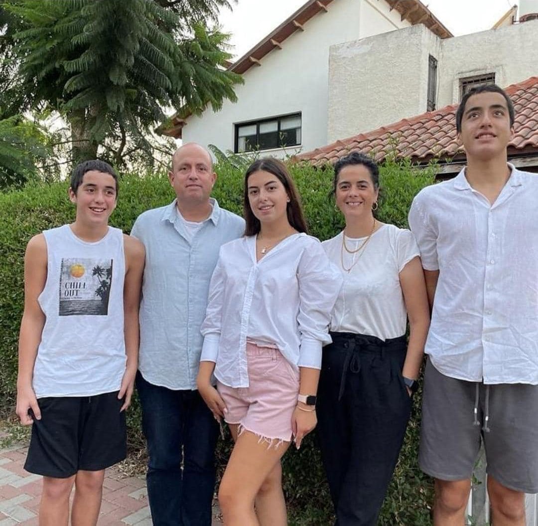 🇮🇱 | Horror en Israel: Familia completa fue asesinada mientras se abrazaban.