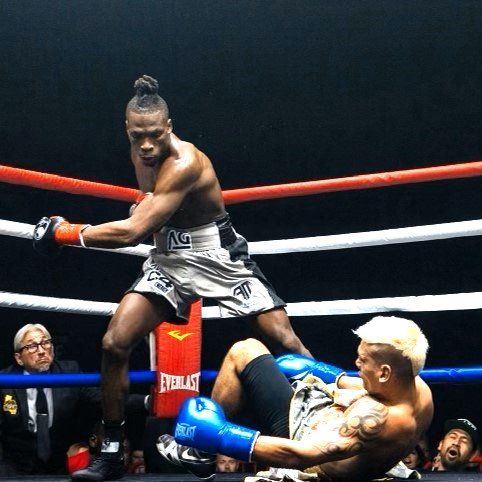 FightAction's tweet photo. #Chattanooga 147lbs boxer @AviousGriffin Eager to Make Broadcast Debut, Nov 4 on @DAZNBoxing  https://t.co/kGNhSJI1Wc @paulshahen @ScenicCitySprts @DStaleySports @PMacCoon @Local3News @TimesFreePress @wdefnews12 @newschannelnine @Chattanoogancom @DowntownCHA @Chattanooga_gov https://t.co/YAe7ZM6tvT