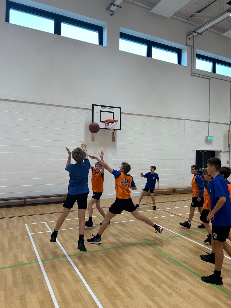 WhitmoreHighPE's tweet photo. 60 KS3 pupils turning up to after school Basketball club. Excellent effort shown by all. 🏀🏀🏀🏀🏀

#TeamWhitmore https://t.co/BKHt1dlA3W