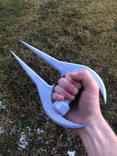 ID3APrinting's tweet photo. Created a pog life size and miniature Energy Sword from the #Halo series https://t.co/cSWjt84qfl