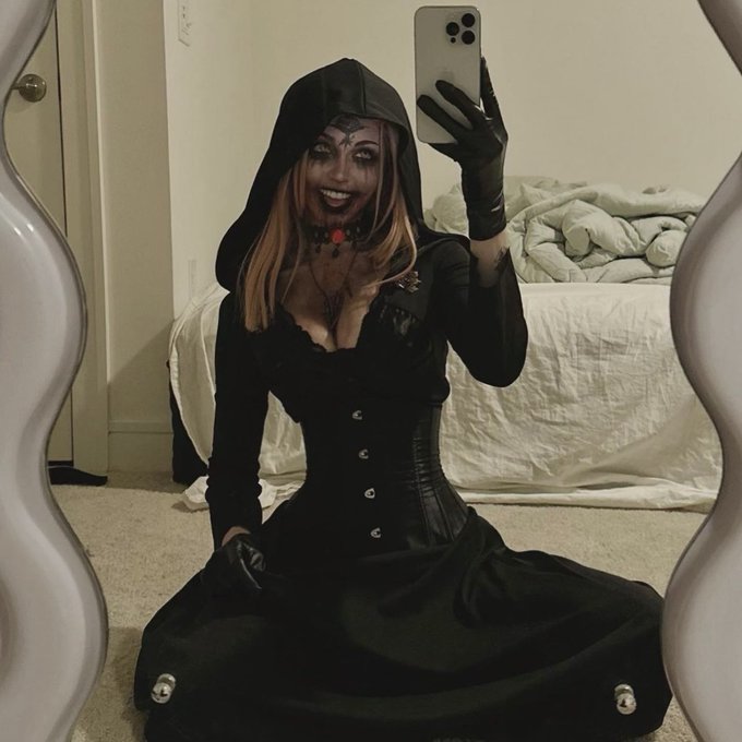 mmm man-bl00d https://t.co/XdBOKfVVrR