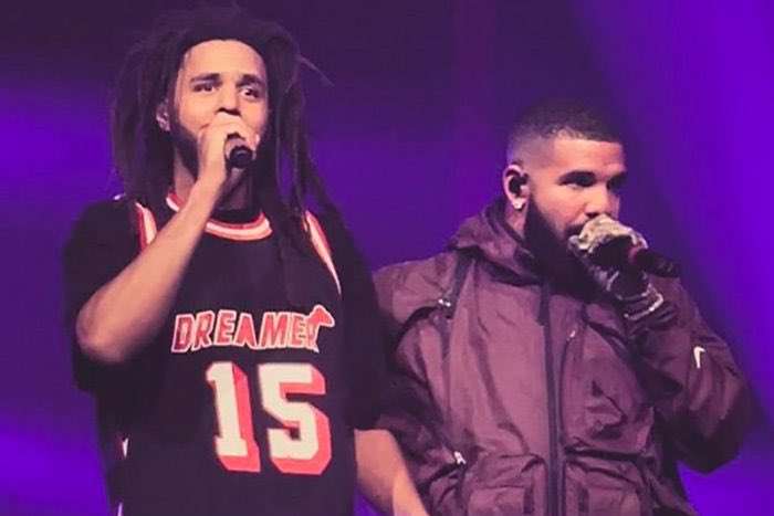 TeamDreamville's tweet photo. “First Person Shooter” by Drake &amp; J. Cole officially goes #1 🎉

This is J. Cole’s first #1 in his career! https://t.co/m6Q6DQNPEC