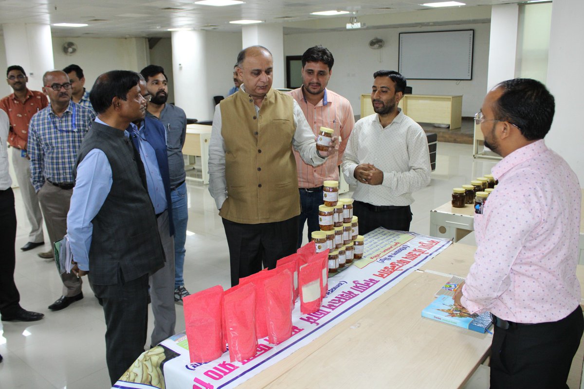 rlbcaujhansi's tweet image. World Food Day 2023 theme &apos;Water is Life, Water is Food. Leave no one behind&apos; celebrated at university campus, inaugurated by Hon&apos;ble VC Dr. A. K. Singh and Dr. Amaresh Chandra, Director IGFRI.
@AgriGoI @icarindia @nstomar