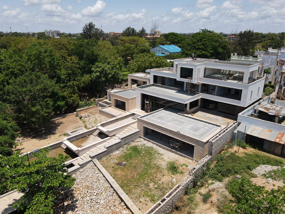 Constafrica's tweet photo. 🟩This site was a dumping site.. derelict 1.5 acre Quarry in the middle of a very leafy neighbourhood in Nyali.

It was an eye sore...

As a developer Arch. Dancan Odhiambo saw an opportunity of turning it into something memorable.

Here are photos of the ongoing works.

Project to be completed in March 2024