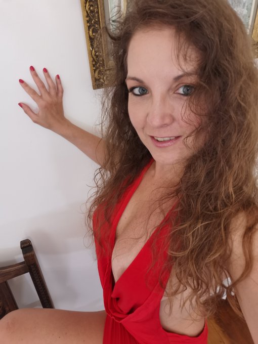 Envie de t'amuser avec moi en CAM 🔥 C'est ici : https://t.co/u9hrfZOQGl  Pour voir toutes mes VIDEOS