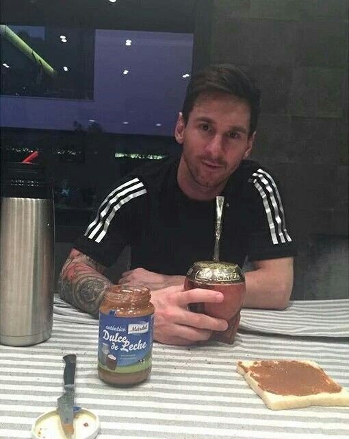 "voy a dormir hasta tarde"
yo un feriado a las 9 de la mañana: