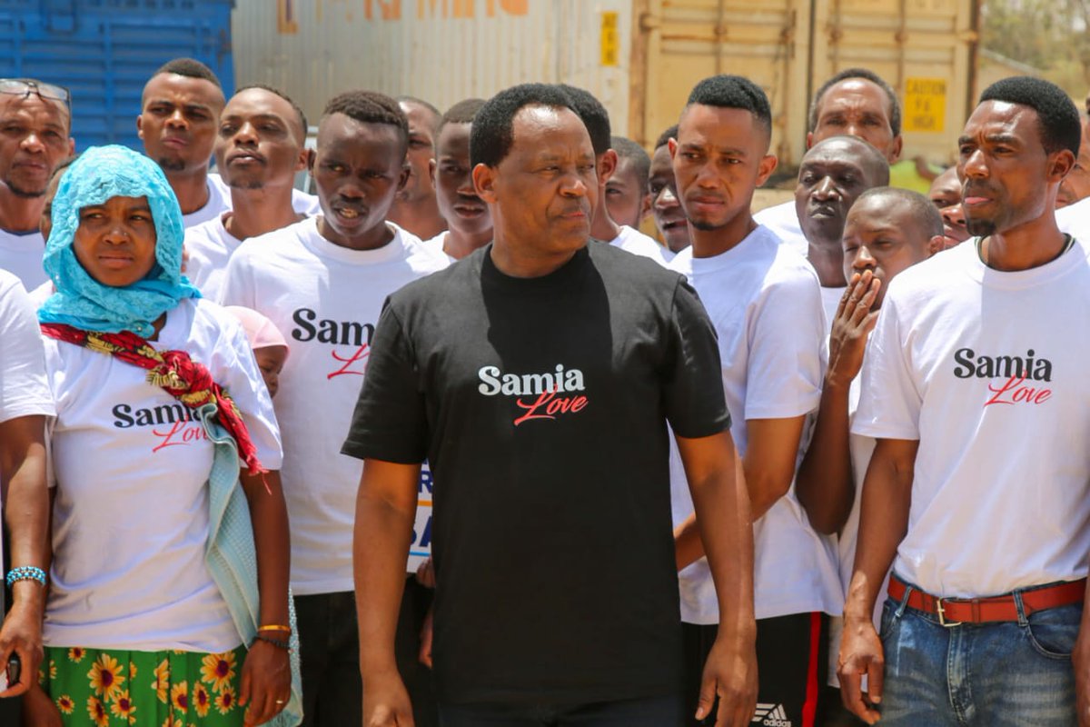 NYALANDU: SINGIDA TUNA MAPENZI MAKUBWA KWA RAIS SAMIA

Mhe. Lazaro Nyalandu akiwa na vijana wa mkoa Singida atoa ya moyoni kuhusu ujio wa Rais Samia mkoani Singida

"Mkoa wa Singida umemshiba sana Rais Samia, tunampenda, watu wamefurika kwa mapenzi makubwa kumsikiliza Rais Samia
