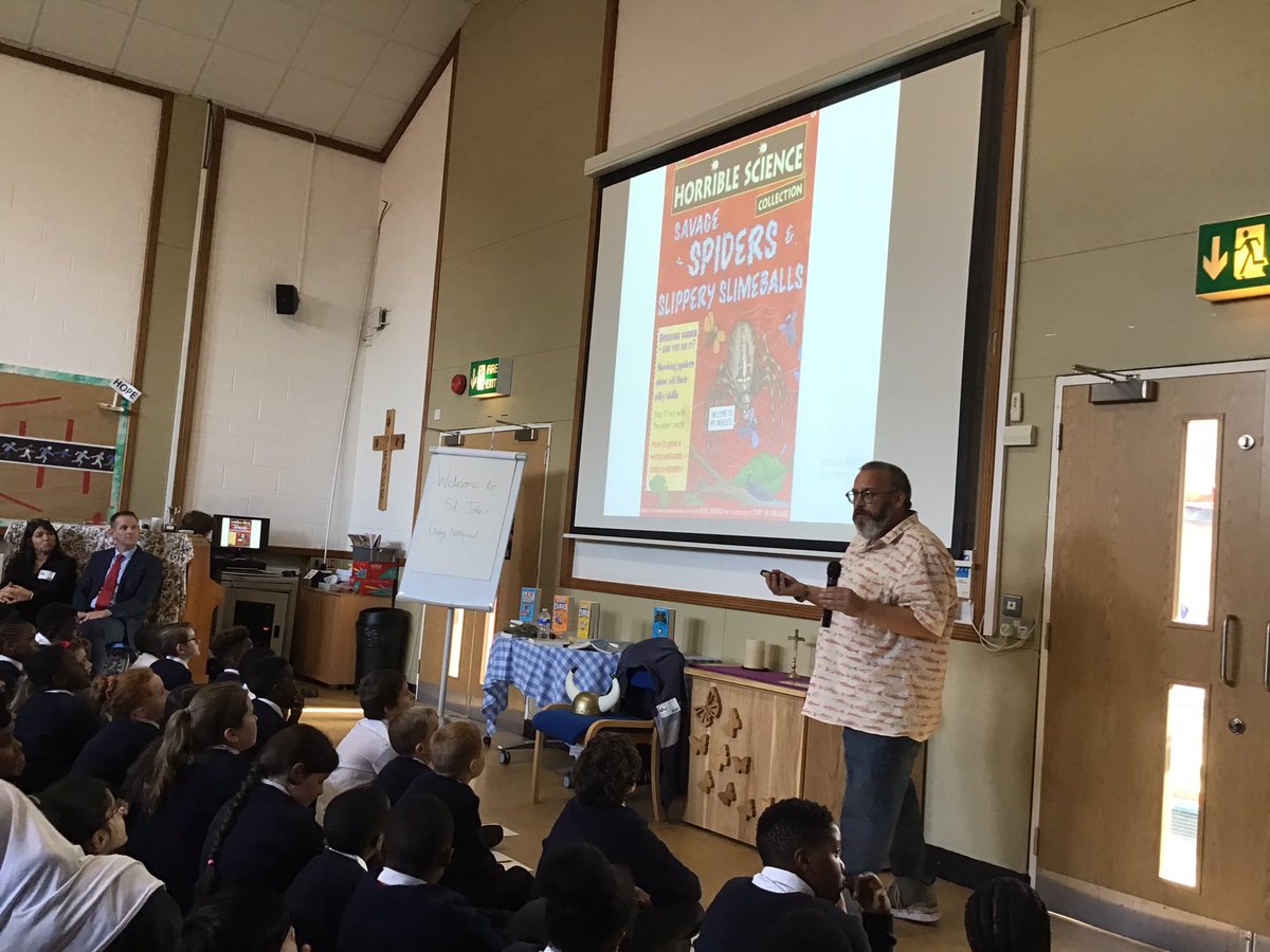 Primary_StJohns's tweet photo. Gary Northfield visited our federation to talk to us about his career in comics and talk about his new books #SJCreader https://t.co/ZdnLVjTcrM