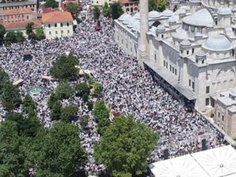 Uzaktan8138's tweet photo. Asker polis Gazze'ye gitsinmiş!

Neden kardeşim? 
Dava İslam davası değil mi?

İsmailaga, menzil ve ona benzer tarikatlar var, mürid sayısını toplasan dünyadaki Filistinli sayısından çoktur.

Allah yolunda ölmenin, hatta şehit düşmenin cennet ile mükafatlandırılacağını anlatan siz değil misiniz?

Fırsat ayağınıza kadar gelmişken, neden Türk askeri, polisi, gidiyor?

Ya çok bonkörsünüz!
Ya çok korkaksınız!
Ya çok uyanıksınız!
Ya da cennet-cehennem yok!