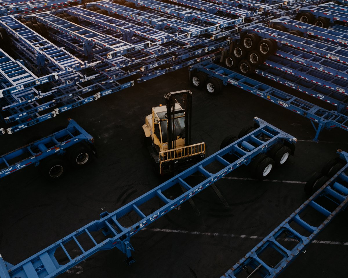 At JCT, our morning routine is all about safety. Our drivers kick off the day with thorough safety checks, ensuring your goods are in secure hands. Plus, our dedicated yard means they grab a chassis right from the source. Safe and swift, that's how we roll!