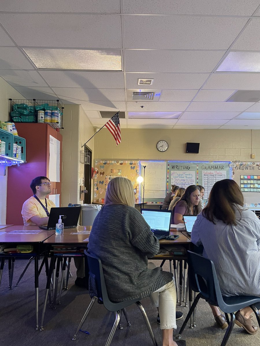 Our @CobbInTech staff helped to provide a great session on CTLS Assess today! Kudos to @LynnMcGee71 for a great session!
@CobbSchools @JennCarusone