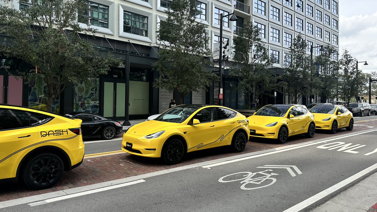 A fleet of bright yellow Teslas are now offering low-cost rides around downtown Tampa.  thatssotampa.com/dash-tampa-tes…