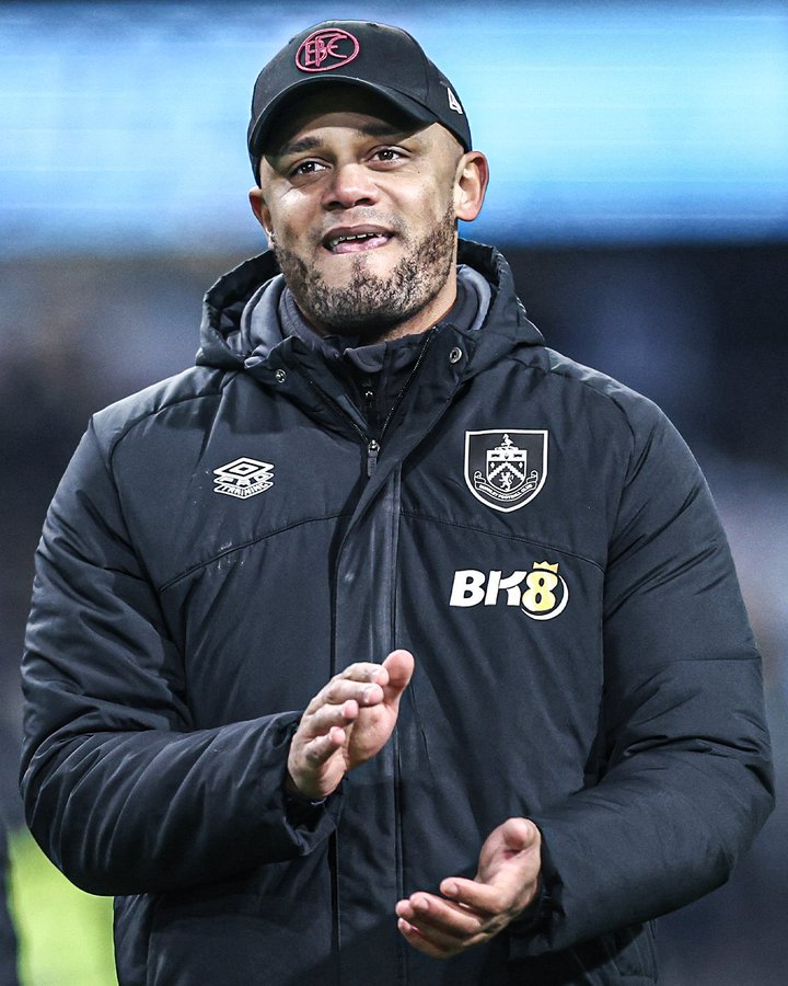 EBL2017's tweet image. There has been a significant contrast in Vincent Kompany's approach at Burnley since getting promoted to the Premier League.

Last season, Kompany's Burnley were nothing short of ELITE tactically.

This season, however, they have swayed from what made them so good..

THREAD! 🚨🚨