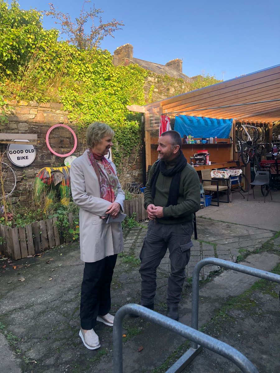 In #Clonakilty at the weekend with @Evie_Nevin our @labour candidate for #LE24 - great to meet & visit with ⁦@cecas_ie⁩  #MyrossHouse & ⁦@bike_circus⁩ ⁦@ClonBikeFest⁩