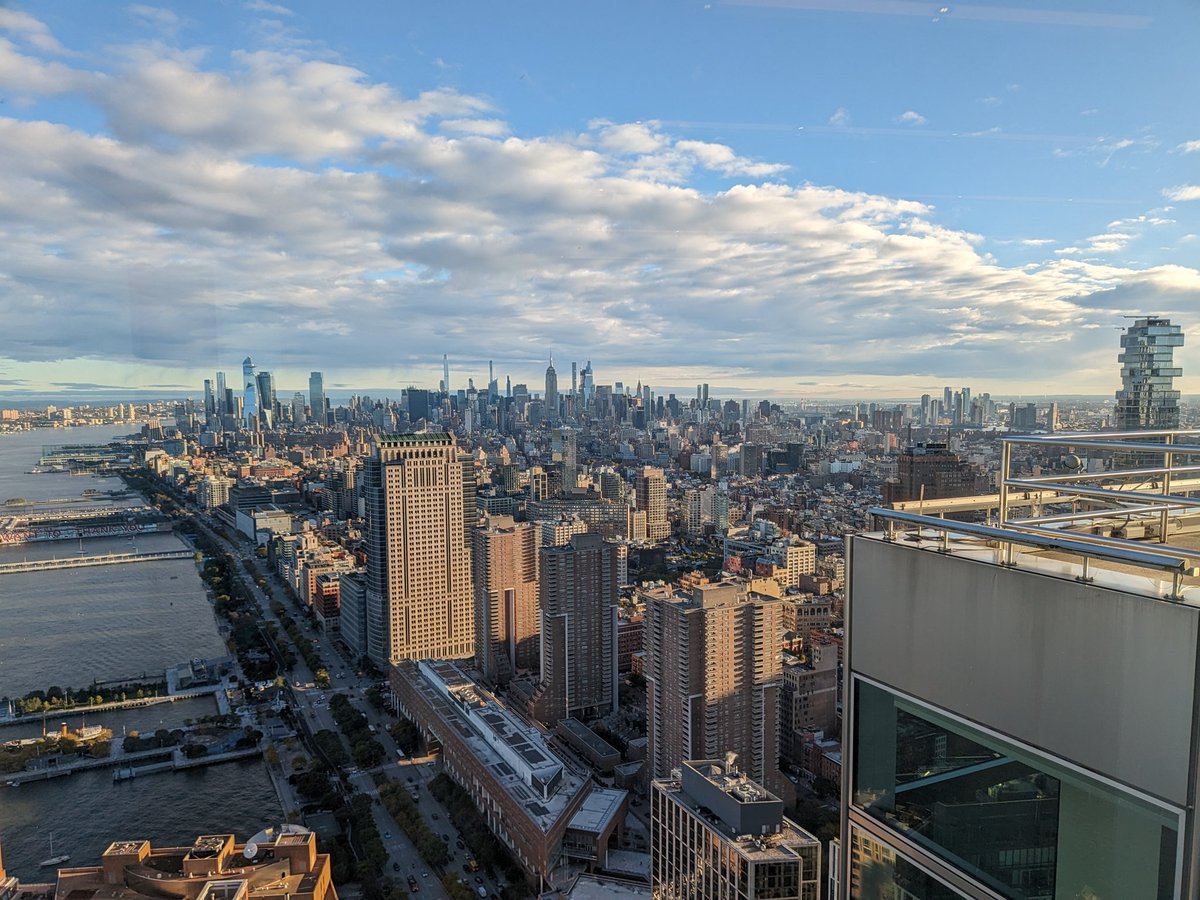 Mike Cochran 🏳️‍🌈(https://vongrippen.dev) tweet media