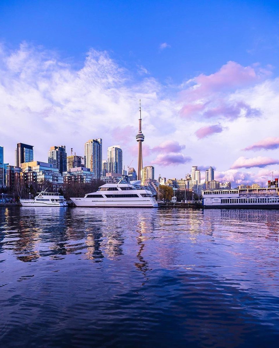 Prosperity_UG's tweet image. Exprience Canada with a multiple Entry Visa valid for up to 10years.
Great Landscapes and excellent living conditions.
Come to our offices today for Visa Consultation and all travel needs.
#canada🇨🇦#visittoronto#exploretoronto 
Apanoramic view that captures the heart of Toronto.