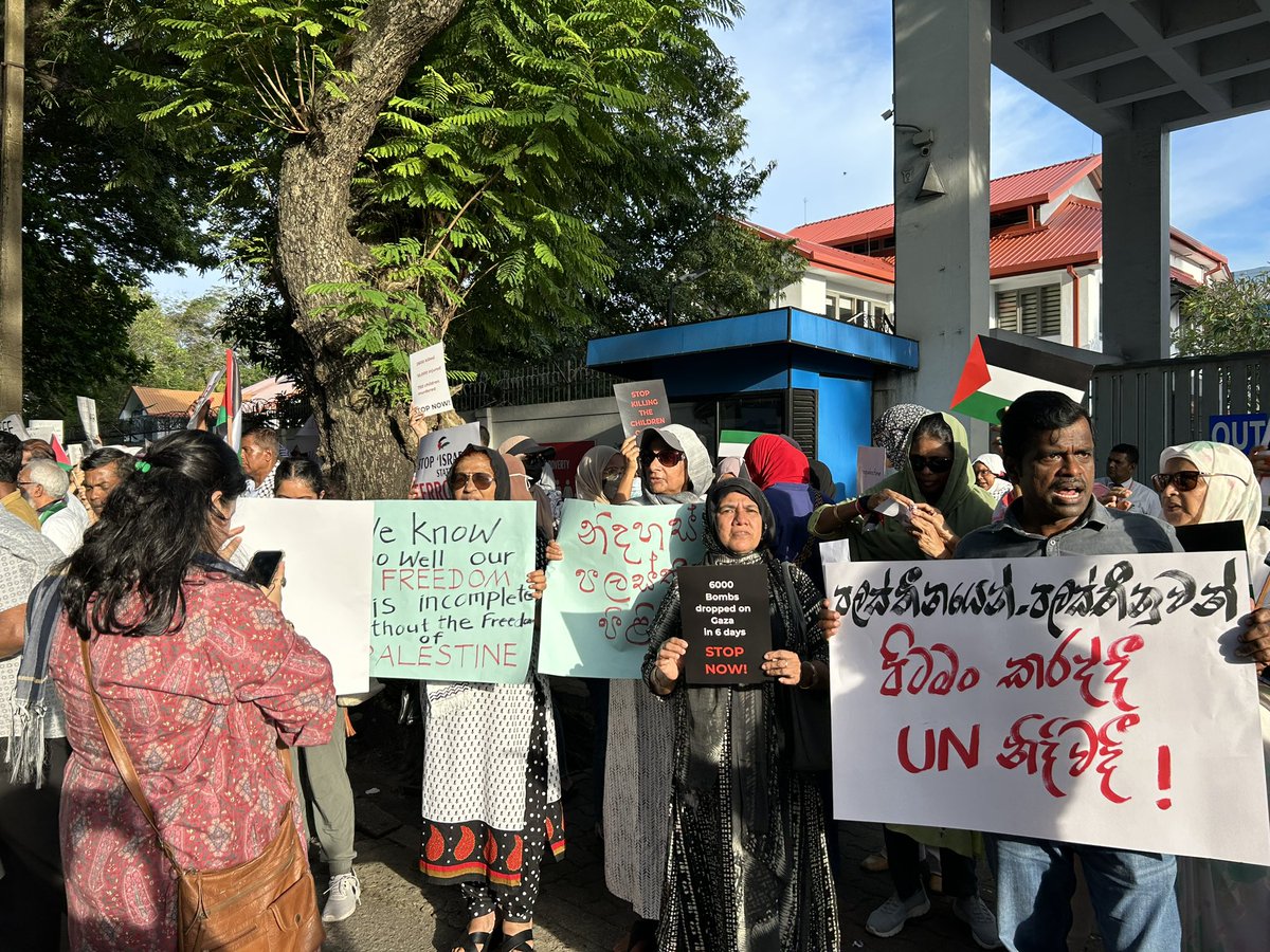 AmanaIflal's tweet photo. Pro Palestine protests in Colombo, Sri Lanka! #FreePalestine 🇵🇸 https://t.co/NarMAFhRaP