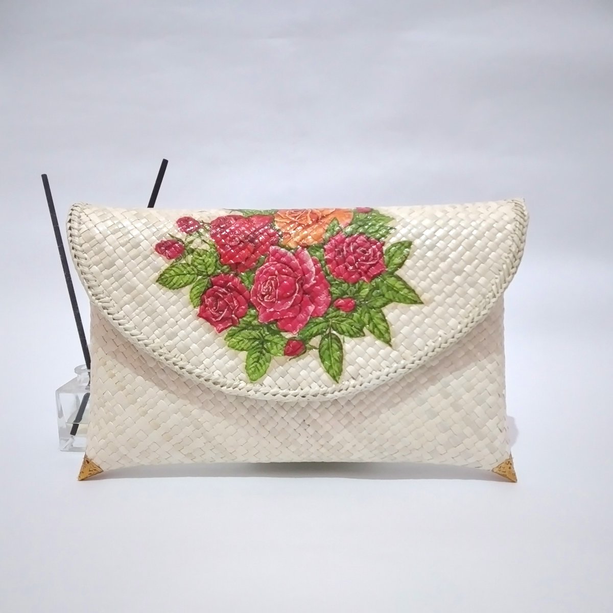 frappucid's tweet photo. CLUTCH TAS PESTA ANYAMAN PANDAN
🌺 Ukuran 27 x 16
🌺 Bahan : anyaman pandan
🌺 Gambar hanya di satu sisi saja
🌺 Made by mom dengan penuh cinta 🩷
Motifnya setiap tas berbeda yagesya, linkeu di post bawah 👇 https://t.co/oQbQW1XhqK